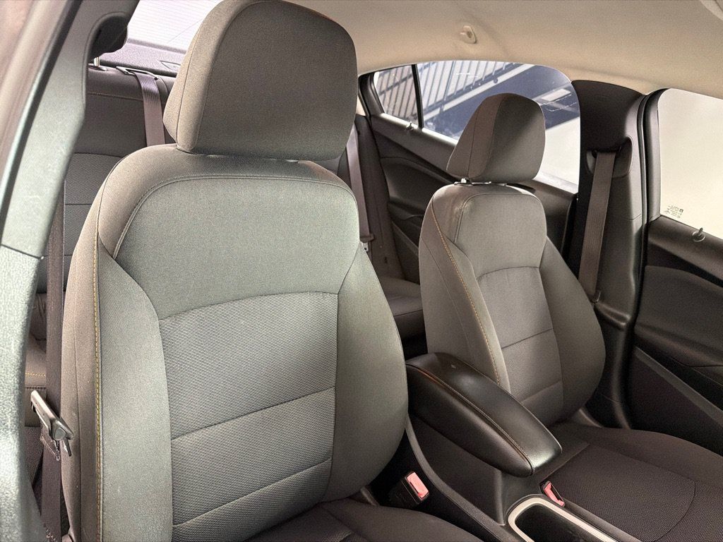 Used 2017 Chevrolet Cruze LS FWD image 18