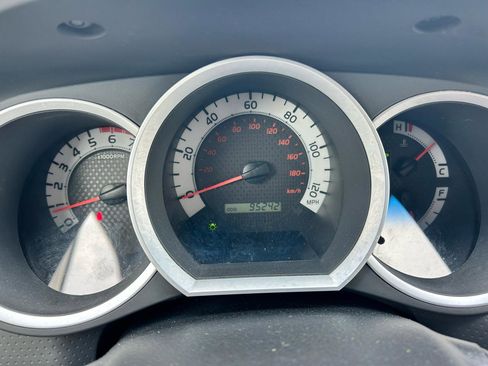 Used 2014 Toyota Tacoma PreRunner w/ SR5 Package image 5