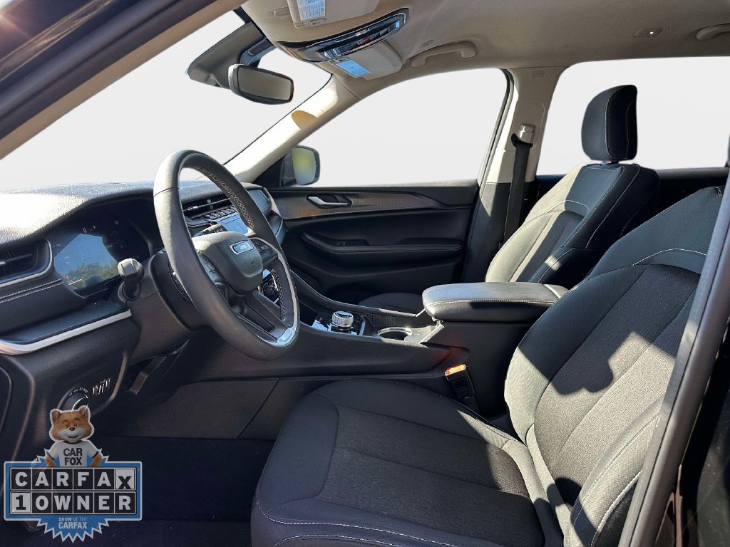 Used 2023 Jeep Grand Cherokee L Laredo w/ Luxury Tech Group I AWD/4WD image 16