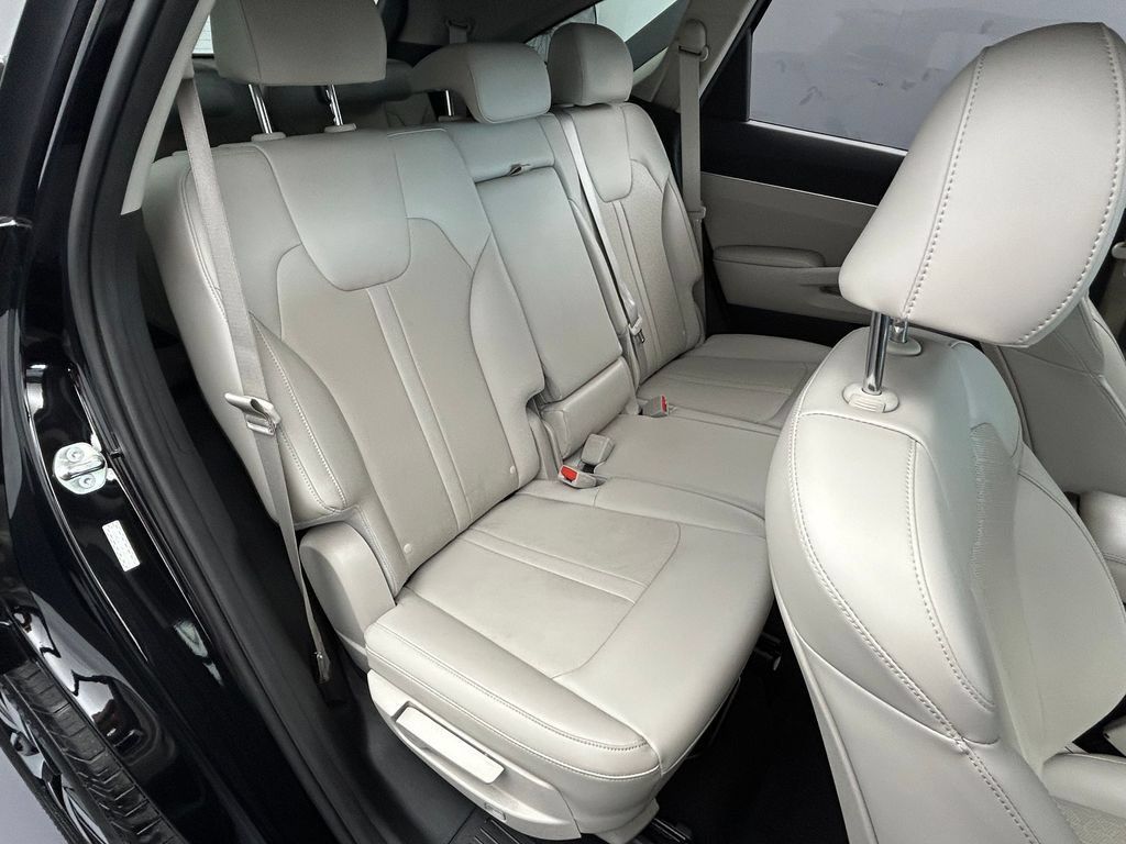 Used 2023 Kia Sorento S FWD image 13