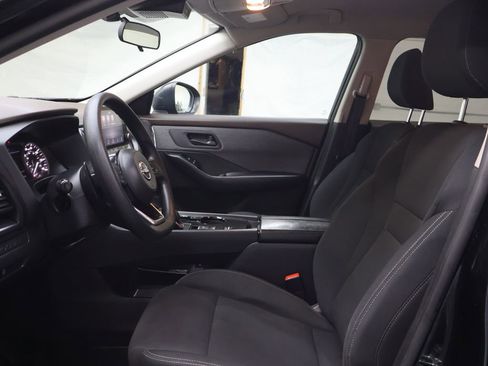 Used 2023 Nissan Rogue S image 17