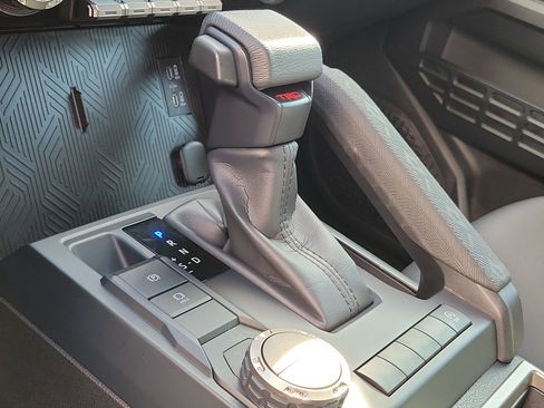 Certified 2025 Toyota Tacoma TRD Sport RWD image 27