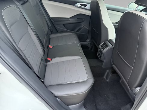 New 2026 Volkswagen Taos SE image 13