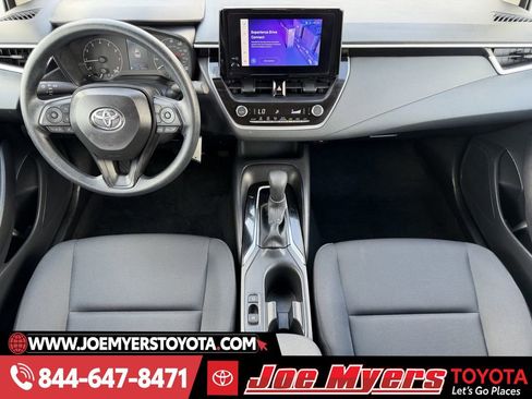 Used 2025 Toyota Corolla LE image 13