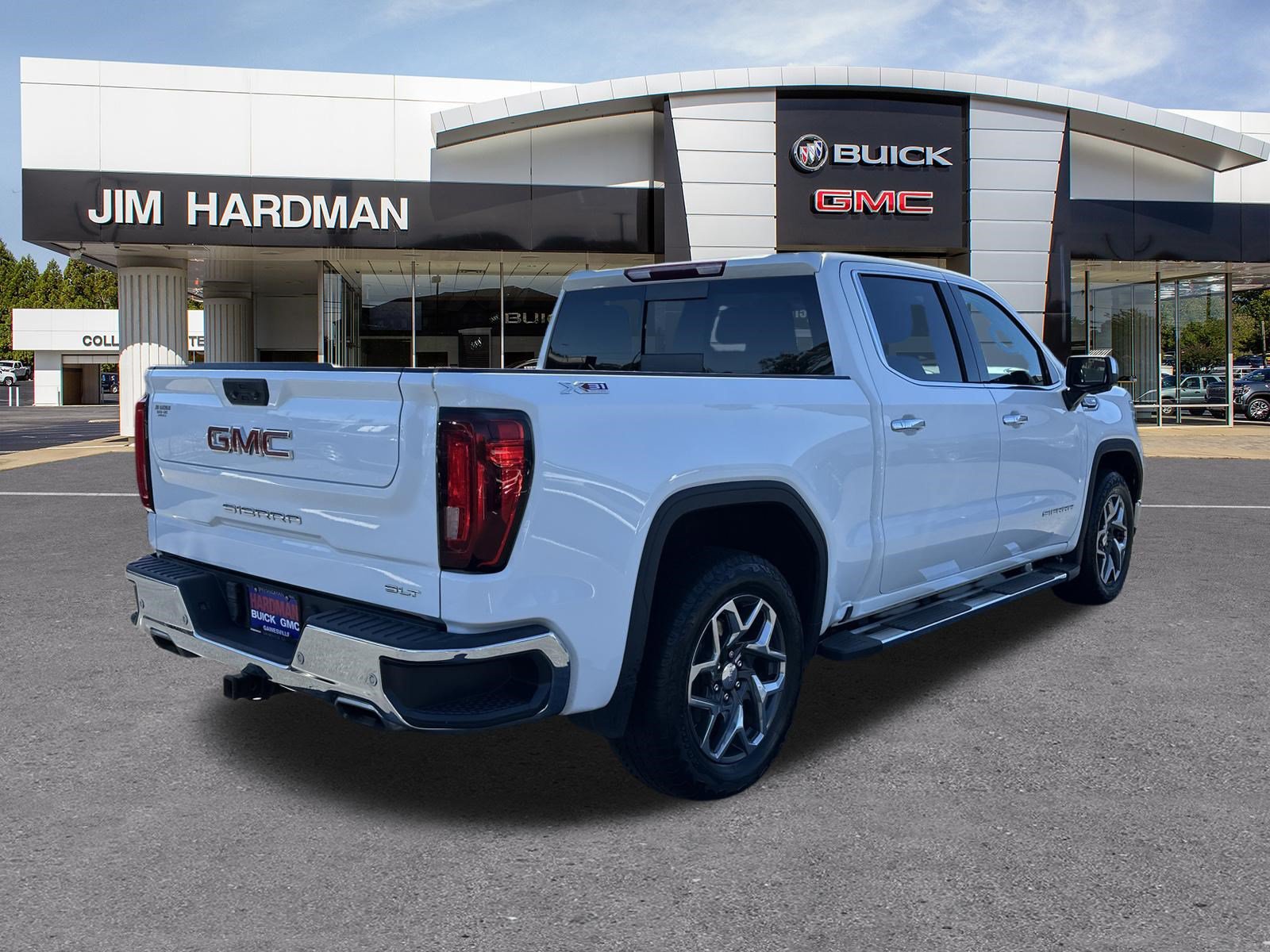 Used 2023 GMC Sierra 1500 SLT w/ SLT Premium Plus Package AWD/4WD image 7