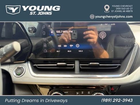 Used 2025 Chevrolet Trax LT w/ Driver Confidence Package FWD image 19