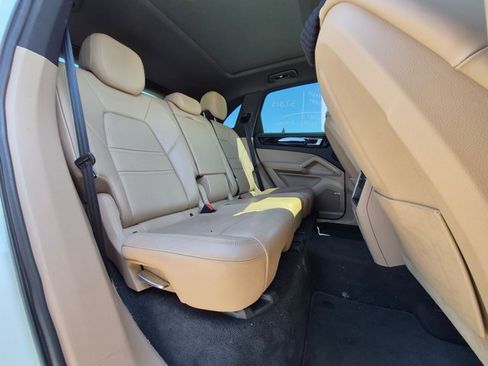 Used 2021 Porsche Cayenne AWD/4WD image 20