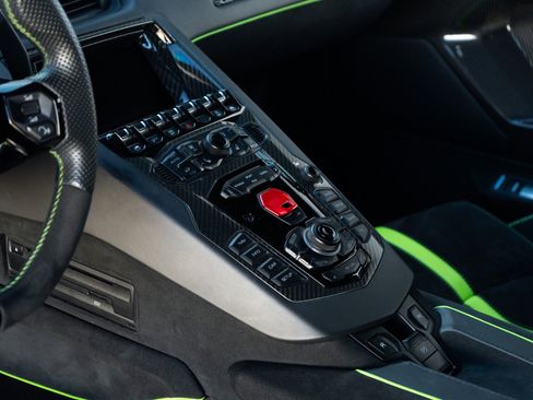 Used 2019 Lamborghini Aventador SVJ image 19