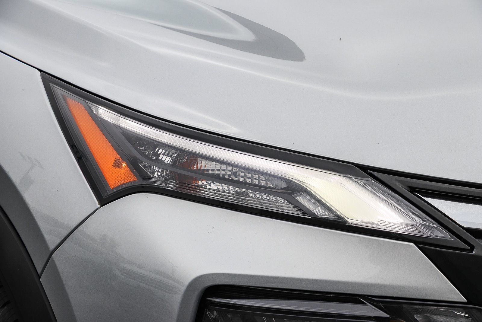 Used 2024 Nissan Rogue S FWD image 4