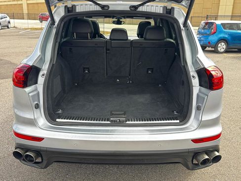 Used 2016 Porsche Cayenne S image 17