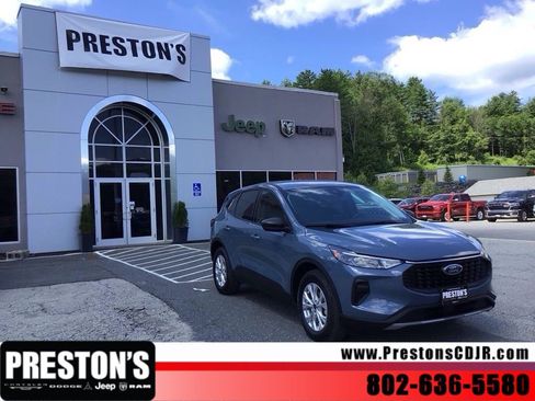 Used 2025 Ford Escape Active AWD/4WD image 2