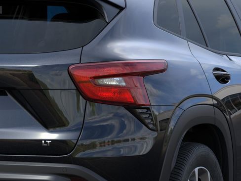 New 2026 Chevrolet Trax LT w/ Driver Confidence Package FWD image 35