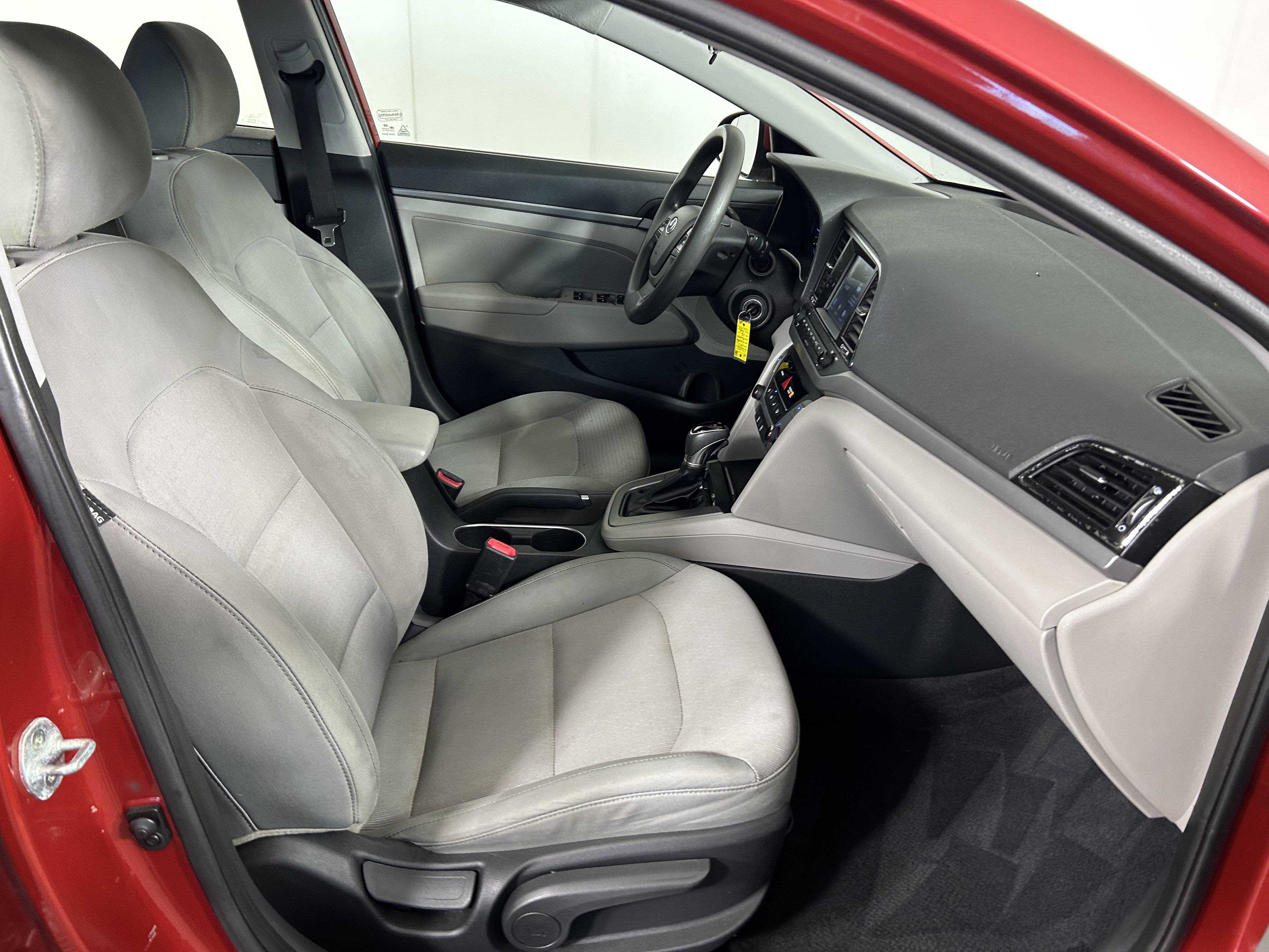 Used 2017 Hyundai Elantra SE FWD image 18