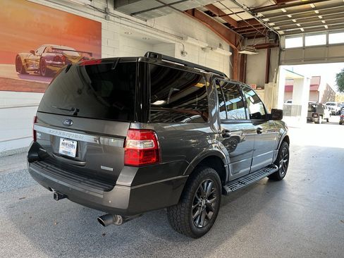 Used 2017 Ford Expedition Limited w/ Limited Appearance Package image 10