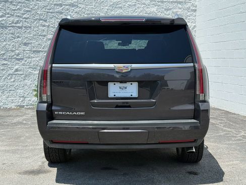 Used 2018 Cadillac Escalade Premium Luxury w/ LPO, Radiant Package AWD/4WD image 7