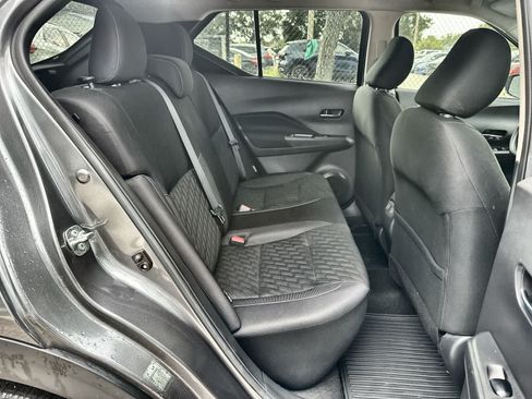 Used 2022 Nissan Kicks SV FWD image 18