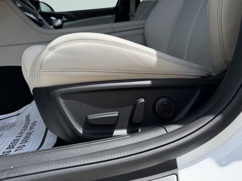Used 2025 Genesis G70 2.5T RWD image 23