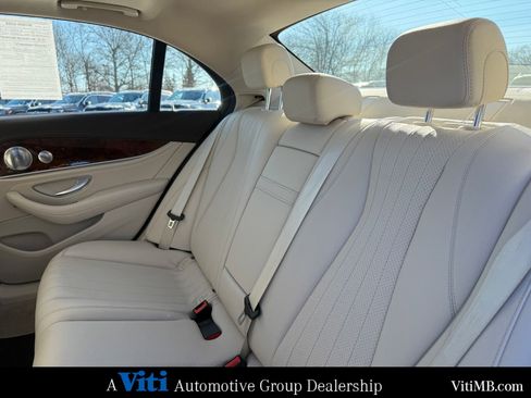 Used 2017 Mercedes-Benz E 300 4MATIC image 22