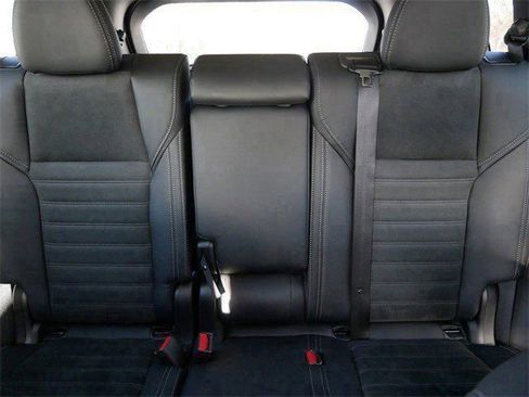 Used 2025 Mitsubishi Outlander SE image 14