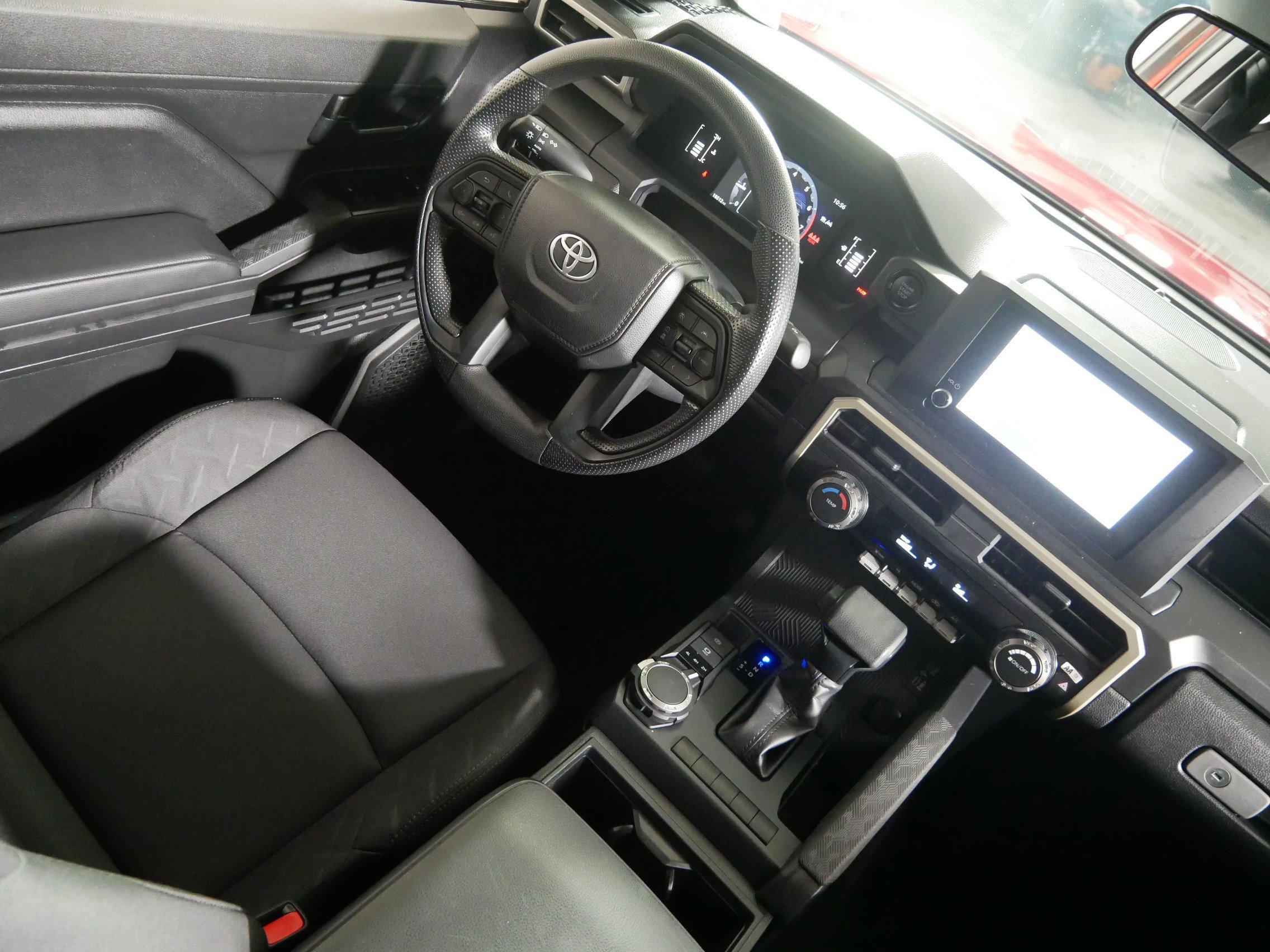 Used 2025 Toyota Tacoma SR AWD/4WD image 9