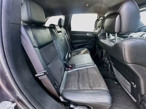 Used 2021 Jeep Grand Cherokee Laredo X AWD/4WD image 30