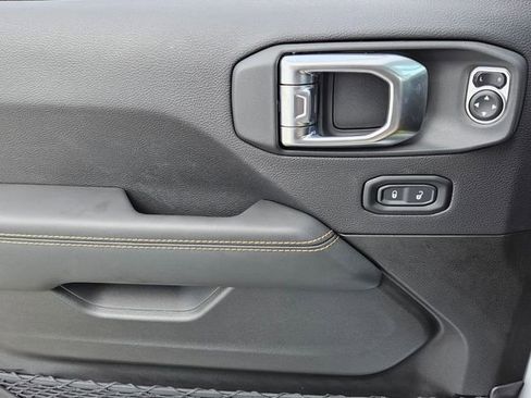 New 2025 Jeep Gladiator Sport image 32