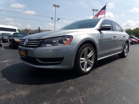 Used 2014 Volkswagen Passat 1.8T SE FWD image 43