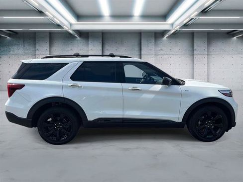 Used 2023 Ford Explorer ST-Line w/ Class IV Trailer Tow Package AWD/4WD image 3
