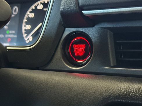 Certified 2025 Honda Pilot Sport image 23