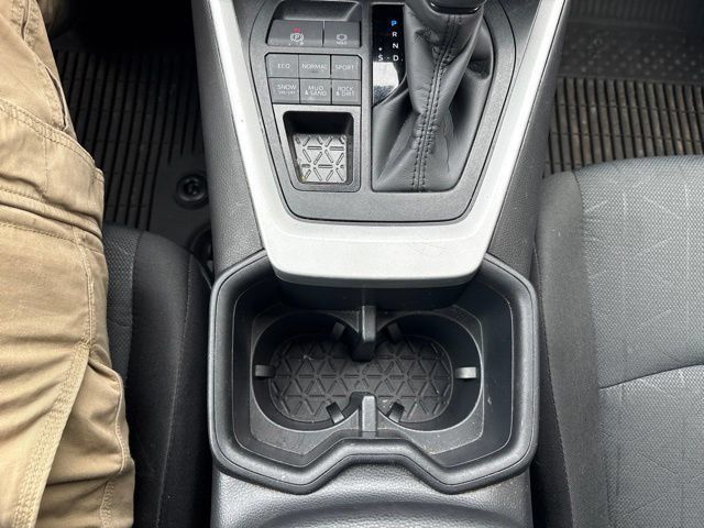 Used 2025 Toyota RAV4 XLE w/ Convenience Package AWD/4WD image 19