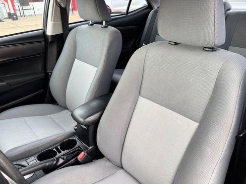 Used 2017 Toyota Corolla SE FWD image 12