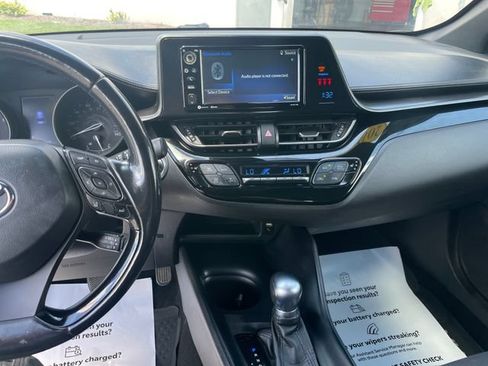 Used 2018 Toyota C-HR XLE FWD image 38