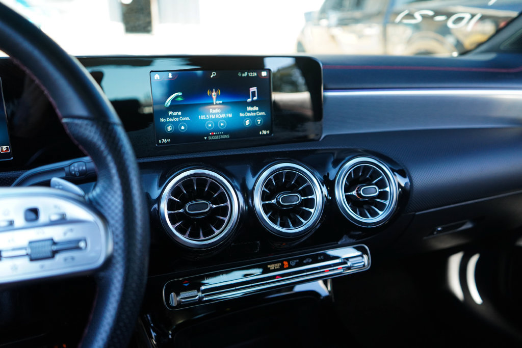 Used 2022 Mercedes-Benz CLA 250 4MATIC image 8