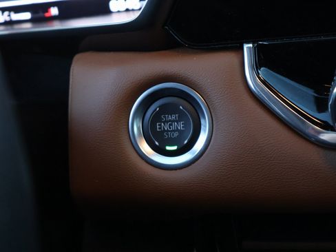 Used 2024 GMC Canyon AT4 w/ AT4 Premium Package image 28