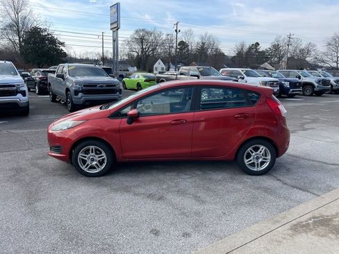 Used 2018 Ford Fiesta SE image 5