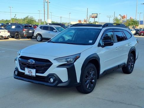 Certified 2025 Subaru Outback Onyx Edition AWD/4WD image 3