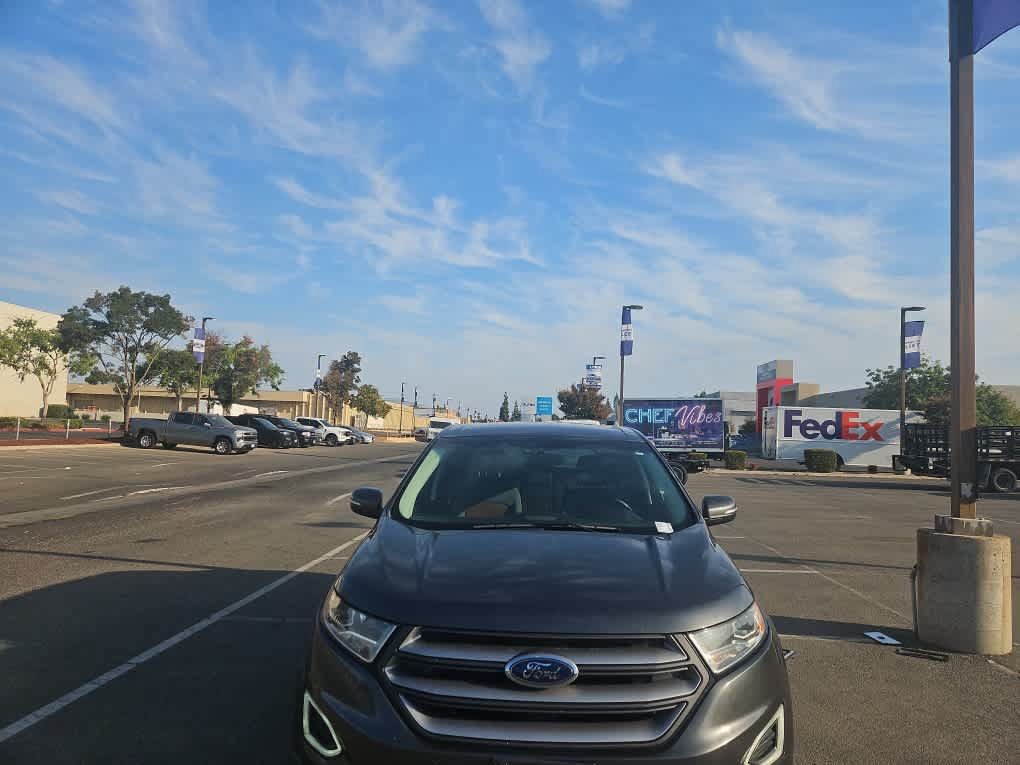 Used 2018 Ford Edge SEL w/ Equipment Group 201A FWD image 2