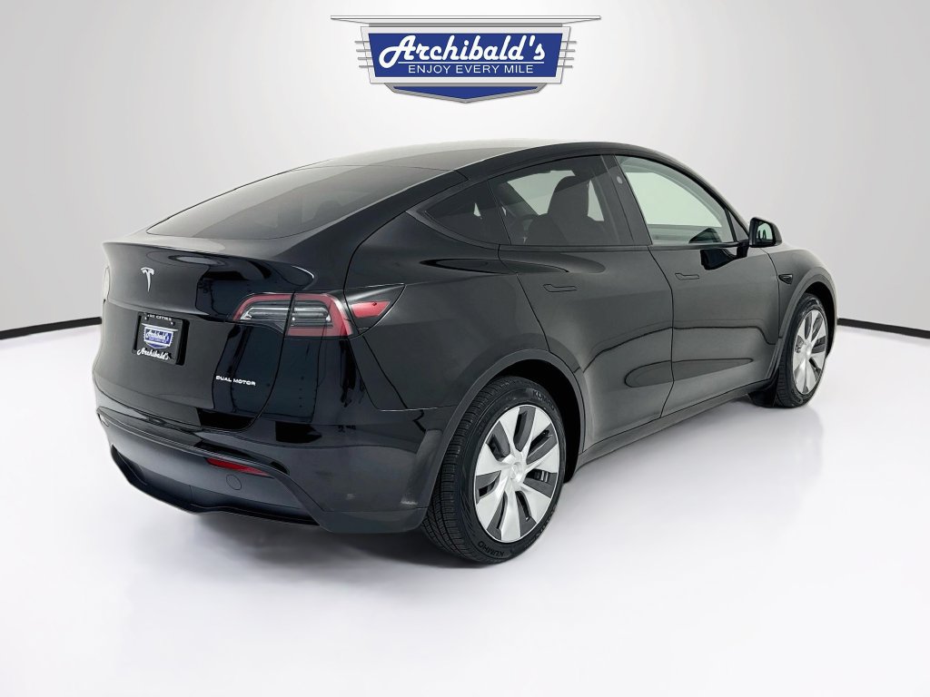 Used 2024 Tesla Model Y Long Range AWD/4WD image 7
