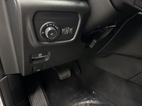 New 2025 Jeep Grand Cherokee L Limited w/ Trailer Tow Package image 12