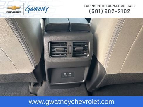 Used 2023 Nissan Rogue SV image 27