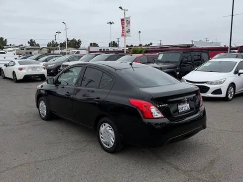 Used 2017 Nissan Versa S FWD image 4