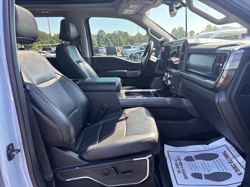 Used 2024 Ford F250 Lariat w/ Black Appearance Package AWD/4WD image 12