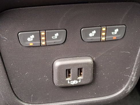 Certified 2024 Chevrolet Equinox Premier image 11