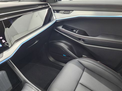 Used 2024 Jeep Wagoneer Launch Edition image 13