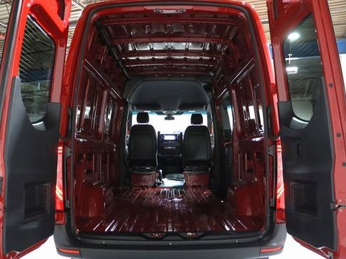 Used 2025 Mercedes-Benz Sprinter 2500 image 27