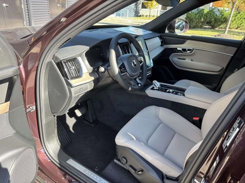 Used 2026 Volvo XC90 B6 Plus w/ Protection Package Premier AWD/4WD image 24
