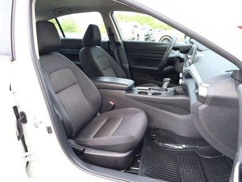 Certified 2025 Nissan Altima 2.5 SV FWD image 23