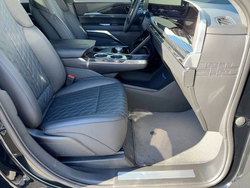 Used 2025 Cadillac Escalade IQ Sport 1 AWD/4WD image 21