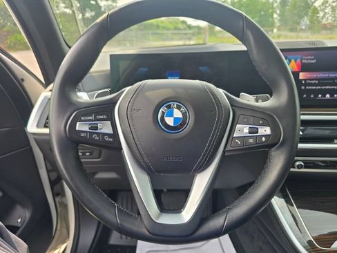 Used 2024 BMW X5 xDrive50e AWD/4WD image 27