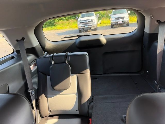 Used 2024 Ford Explorer XLT w/ Equipment Group 202A AWD/4WD image 22